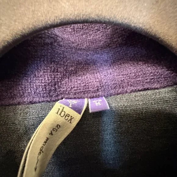 Women's Medium Ibex cardigan in deep plum - Picture 2 of 10